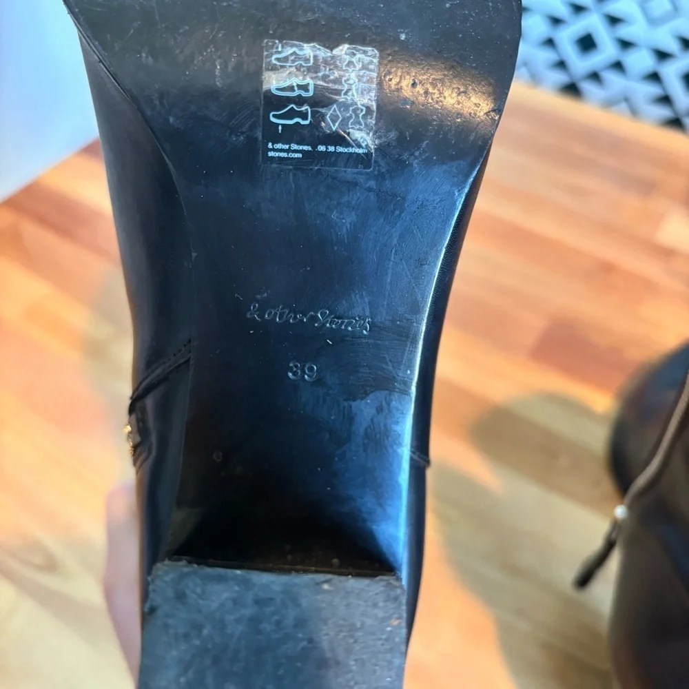 & Other Stories Black Leather Rounded Toe Ankle Boot Gold Zipper Women's Size 9